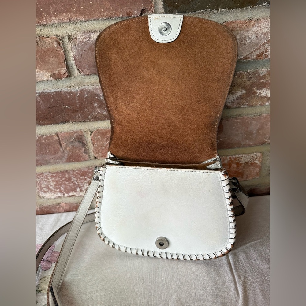Beautiful Patricia Nash Crossbody - Picture 2 of 14